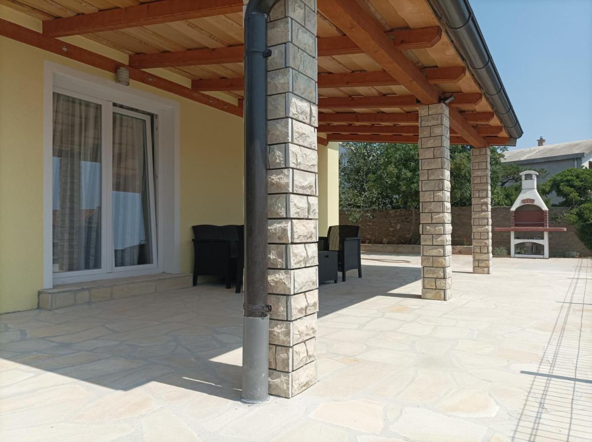 Holiday House Rose Karlobag Exterior foto