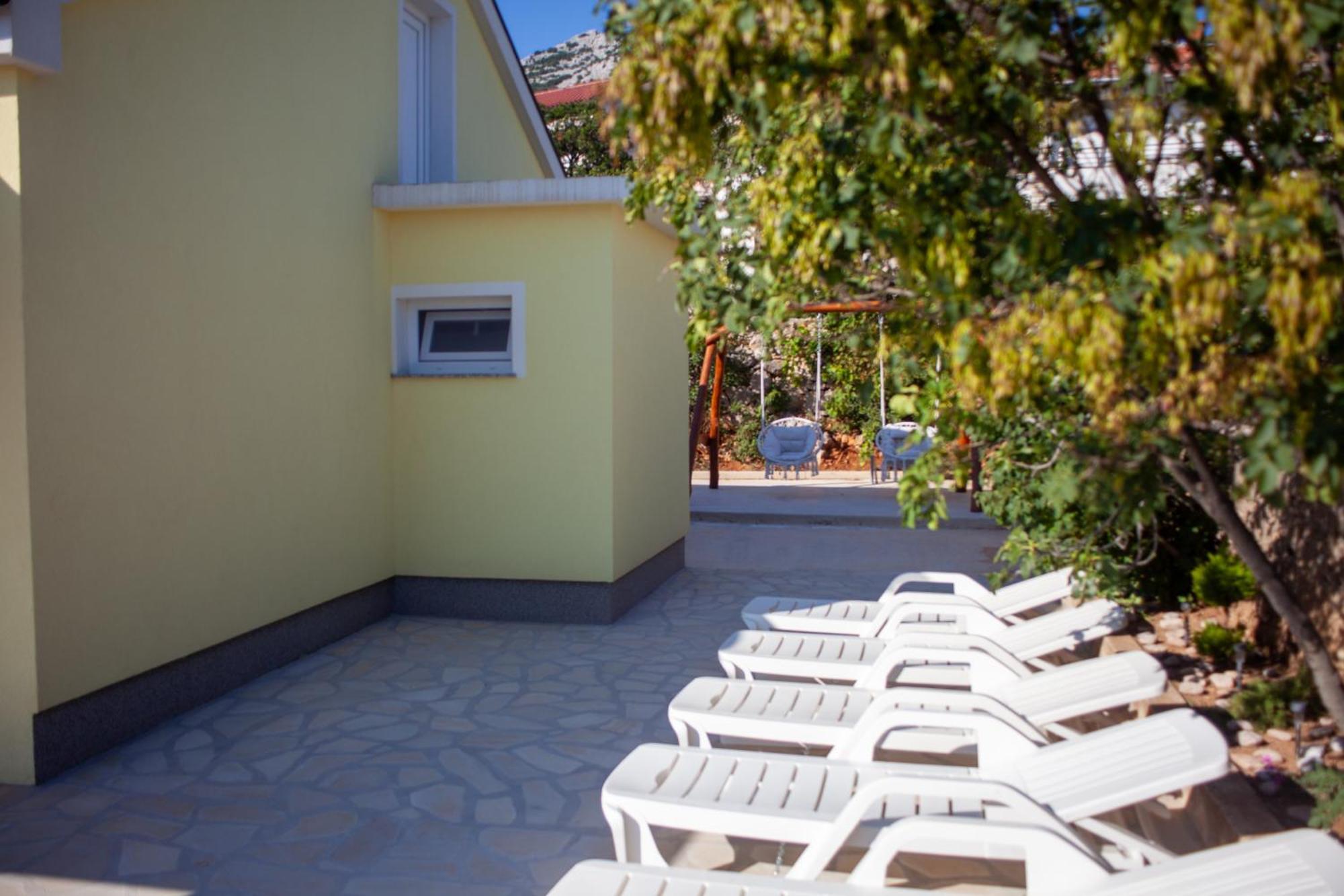 Holiday House Rose Karlobag Exterior foto
