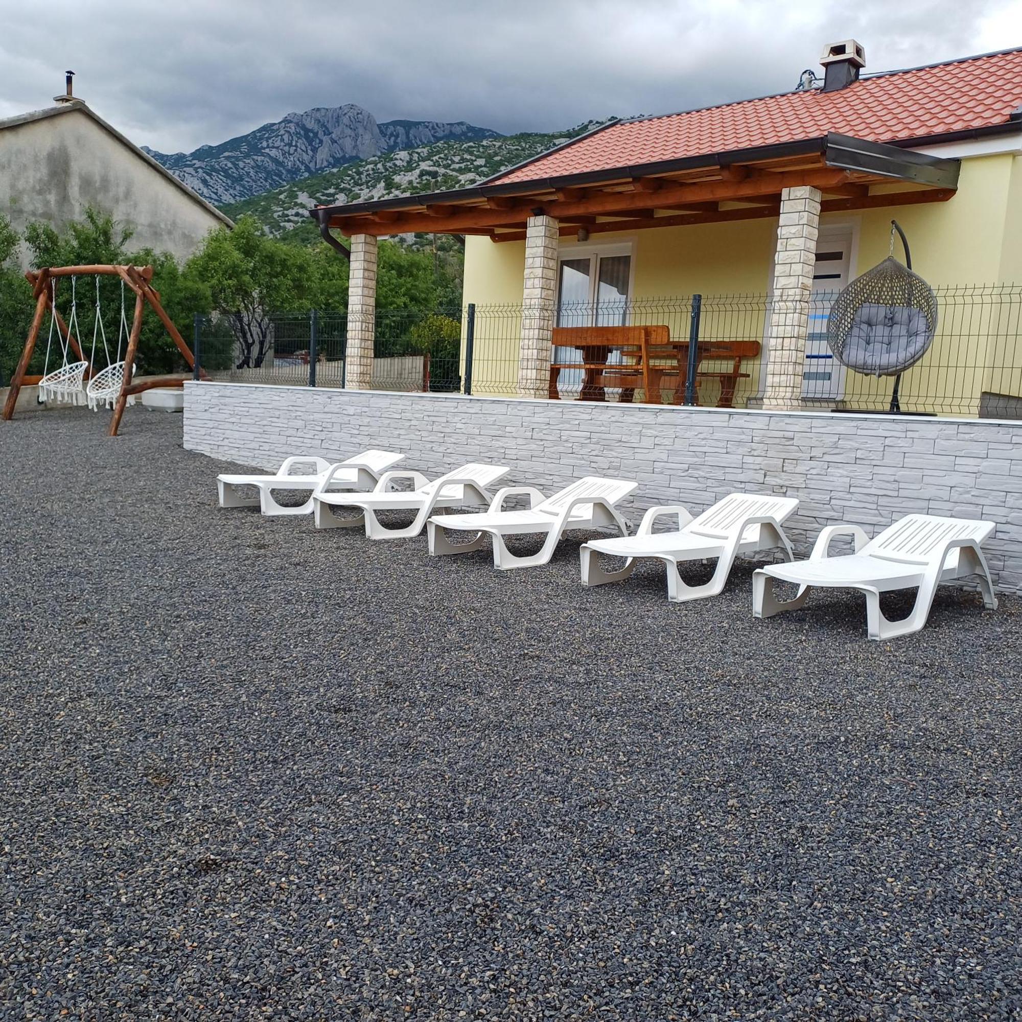 Holiday House Rose Karlobag Exterior foto