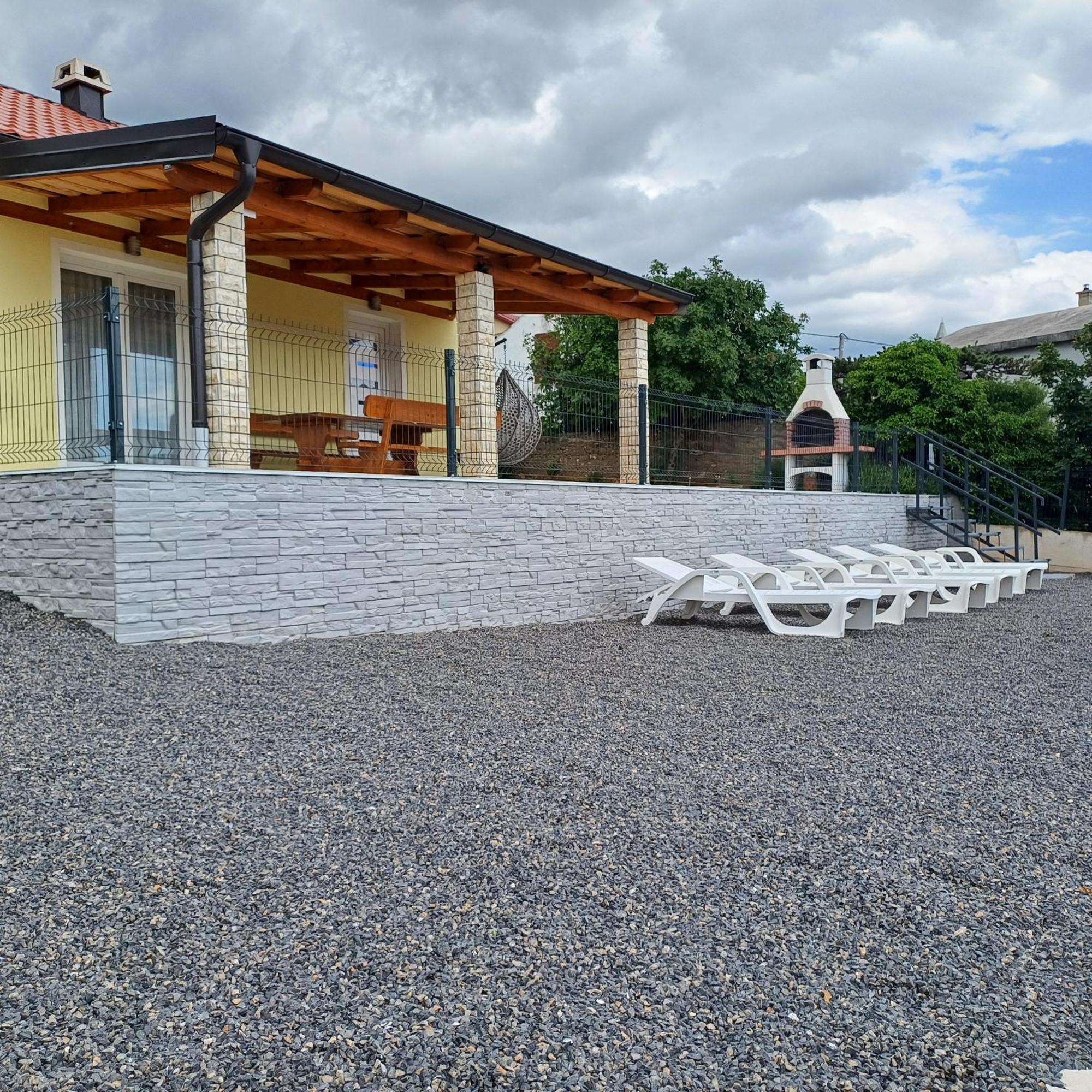 Holiday House Rose Karlobag Exterior foto