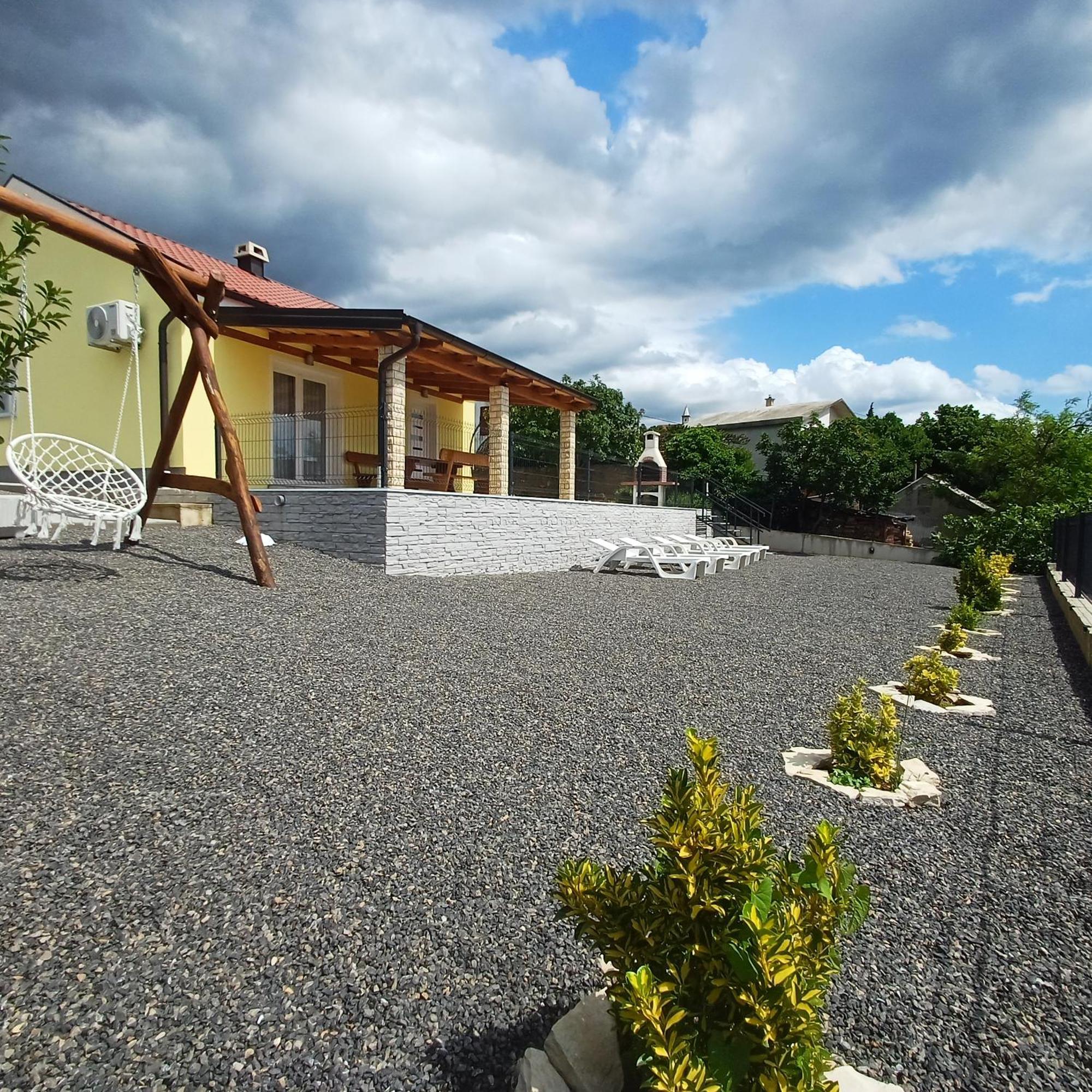 Holiday House Rose Karlobag Exterior foto